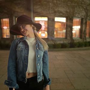 Meet your Posher, Tina